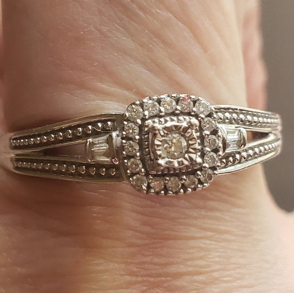 Jewelry - Diamond wedding ring
